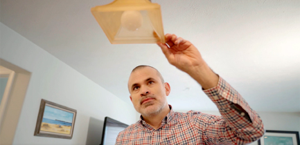 You are going about your day until, quite suddenly, a light bulb burns out. Learn how to change a light bulb in 14 easy steps. Watch our video tutorial today.